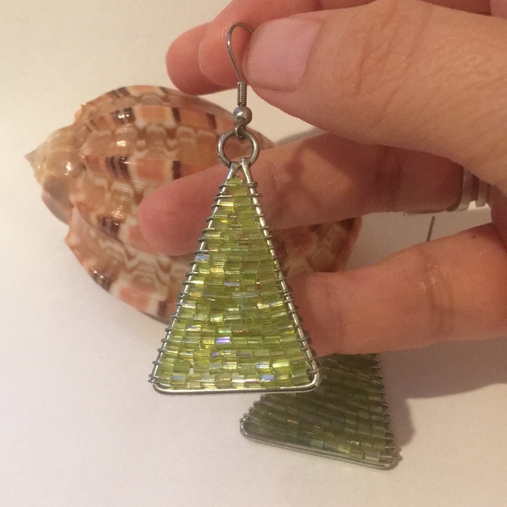 Triangular Peridot Green Bead Silver Earrings - image 5
